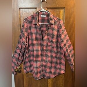 Hollister Women’s Pink and Black Plaid Shirt